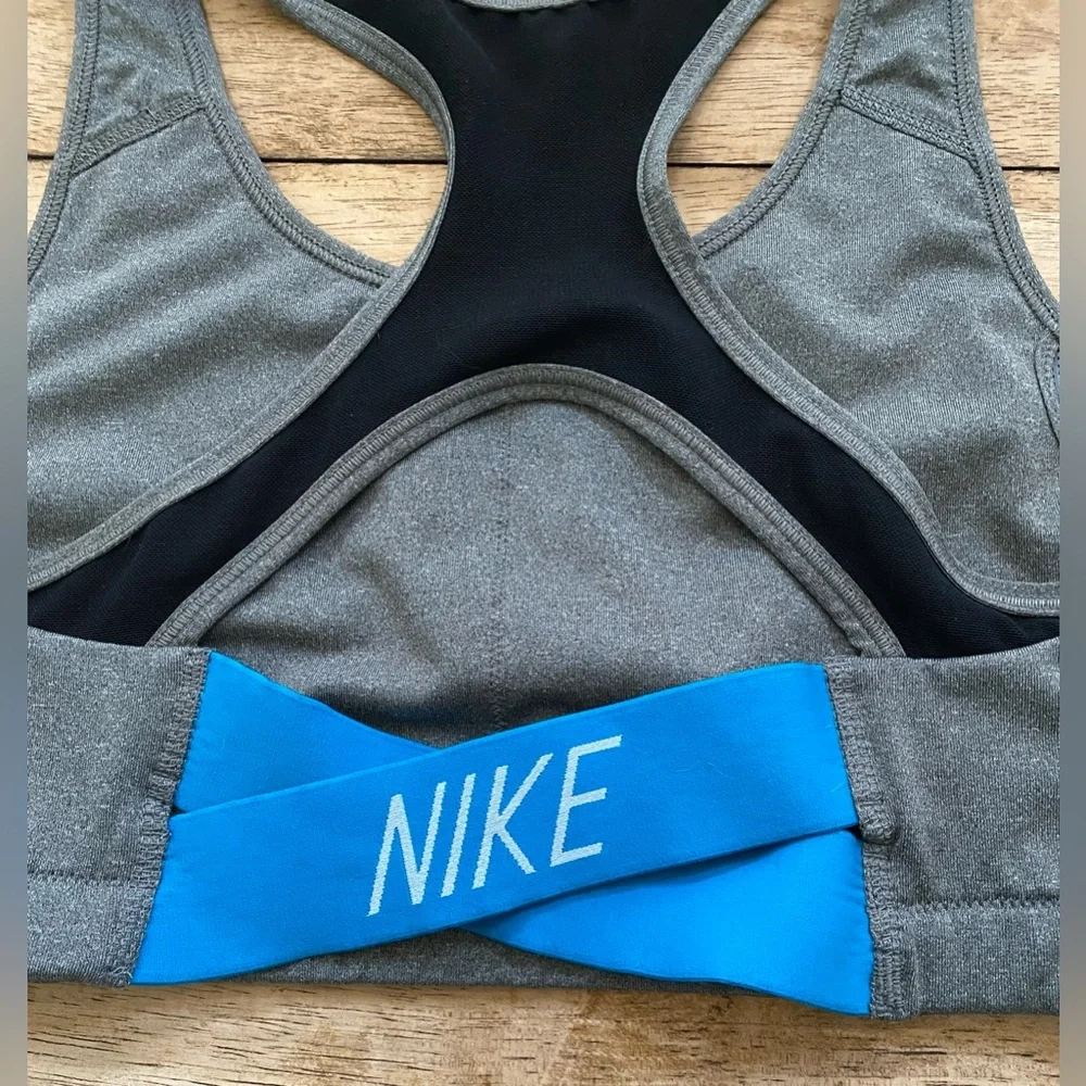 Nike Dri Fit Women’s Sz L Gray/Blue Classic Style Performance Sports‎ Bra
